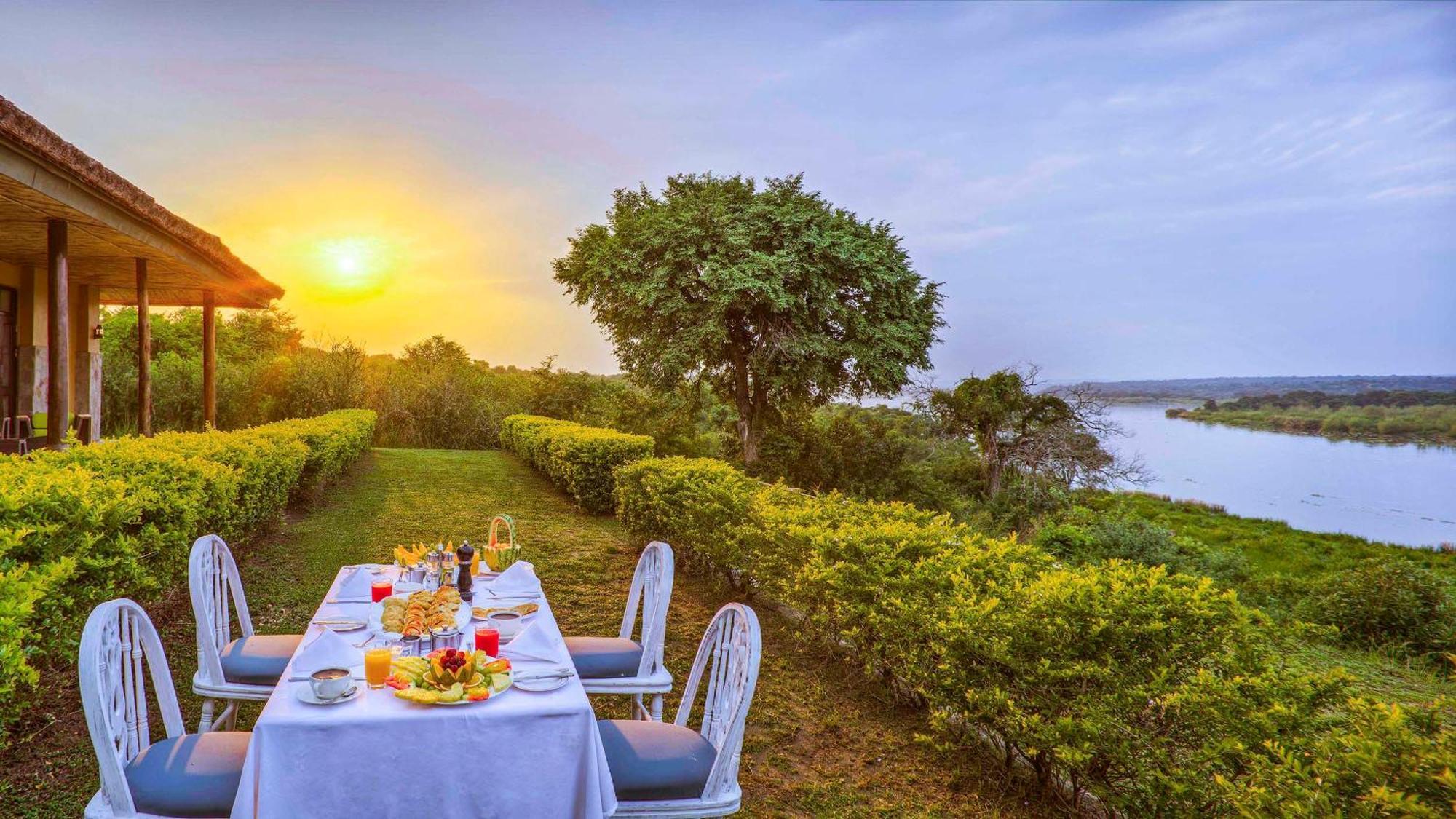 Paraa Safari Lodge Ngoại thất bức ảnh