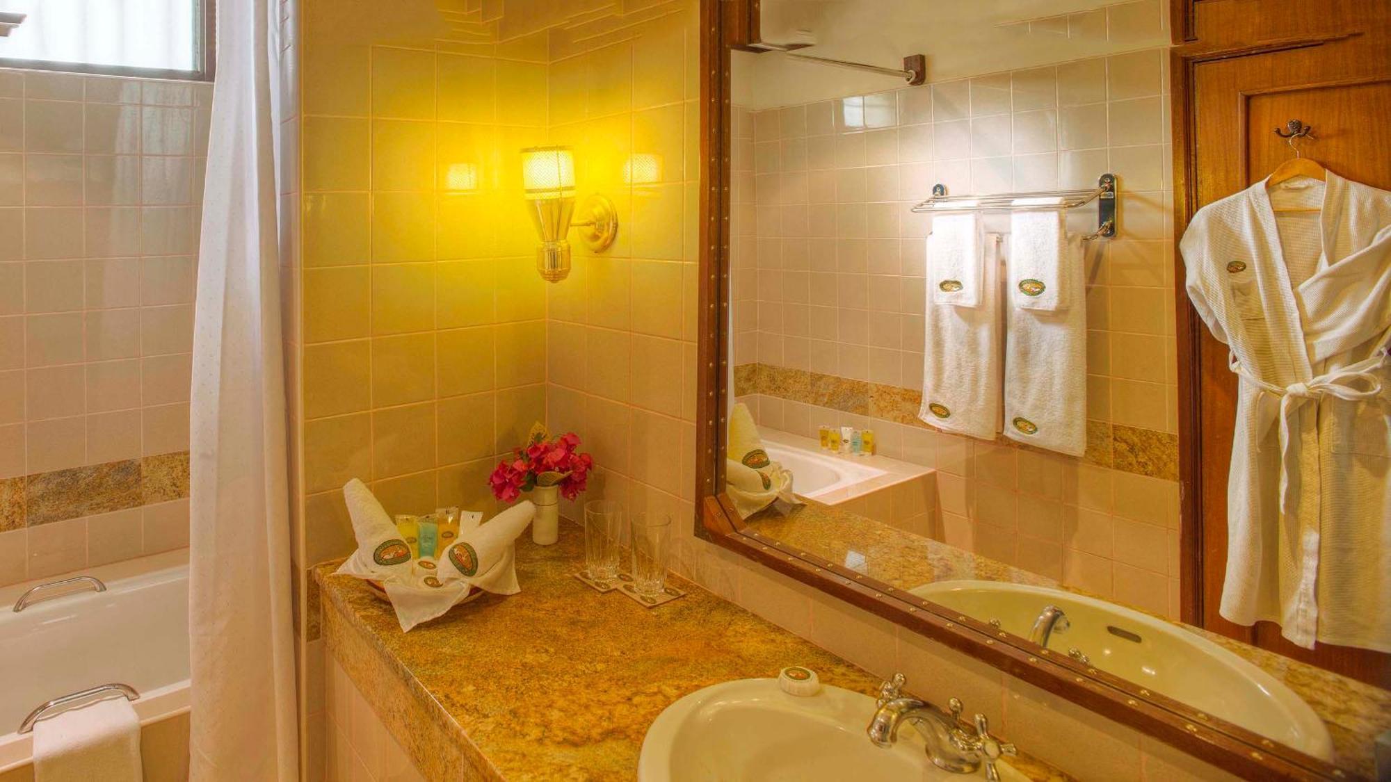 Paraa Safari Lodge Ngoại thất bức ảnh