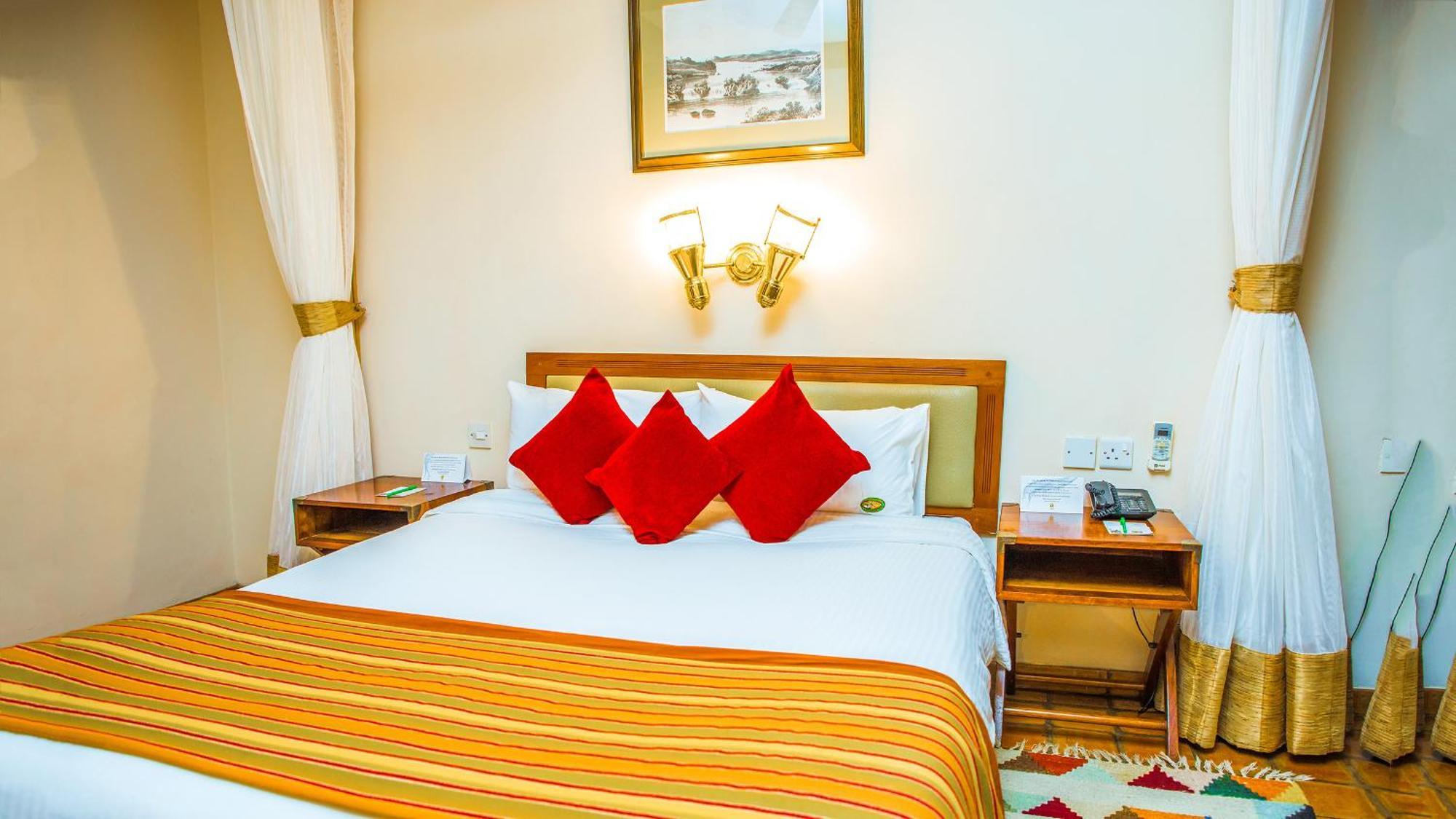 Paraa Safari Lodge Ngoại thất bức ảnh